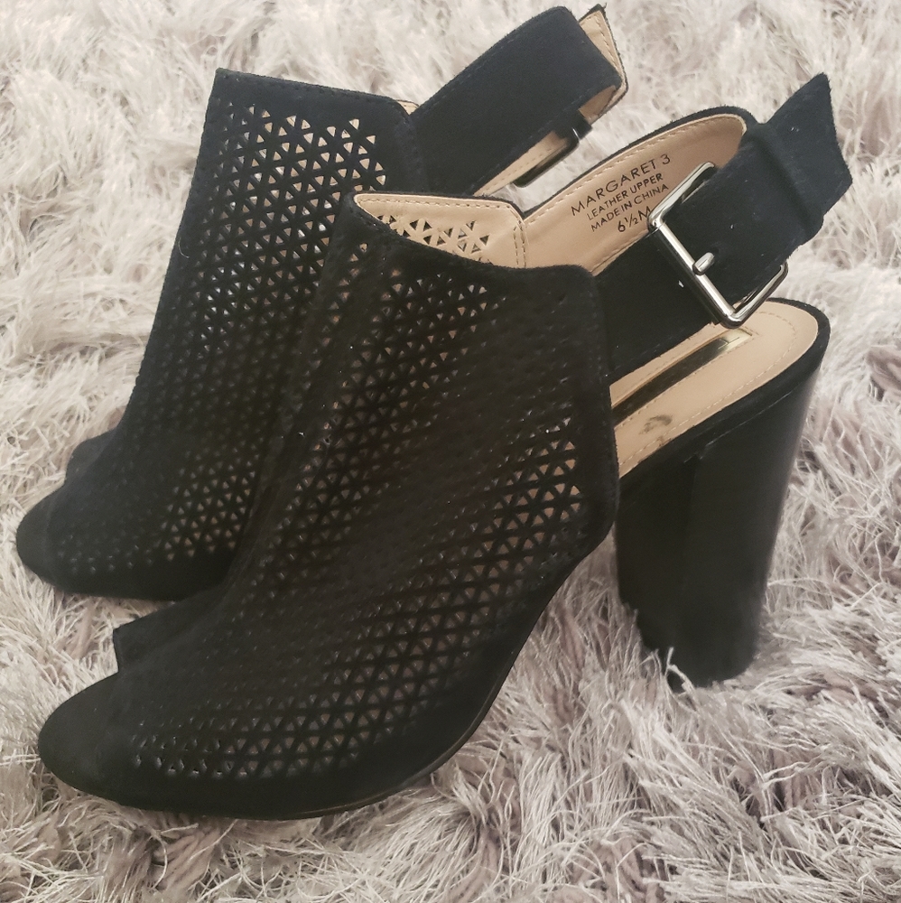 Tahari Margaret 3 Black Peep Toe Heels size 6.5 - Picture 3 of 5